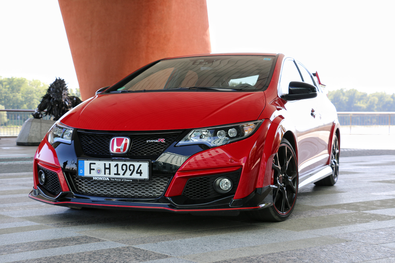 Illustration for article titled The 2015 Honda Civic Type R Is A Loud Joyride All Day Long